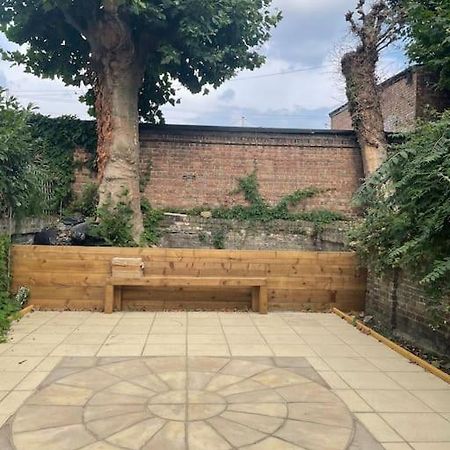 West London Stunning Garden Flat - Period Features Londres Exterior foto